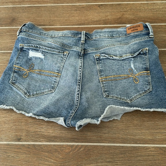 Denim Distressed Women's Shorts - Picture 6 of 6